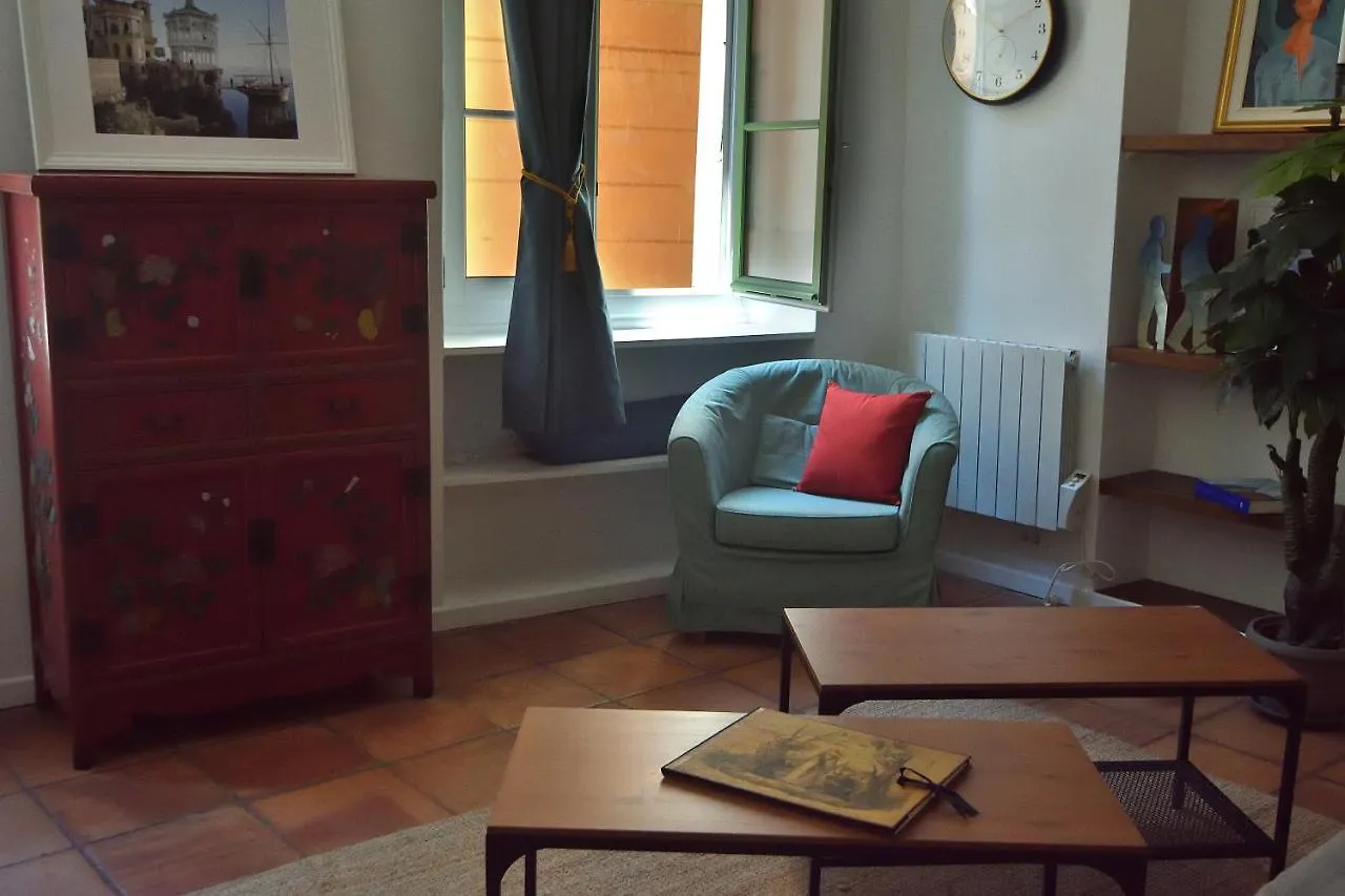 Apartment 33 On The Old Historic Senate Square Nice France