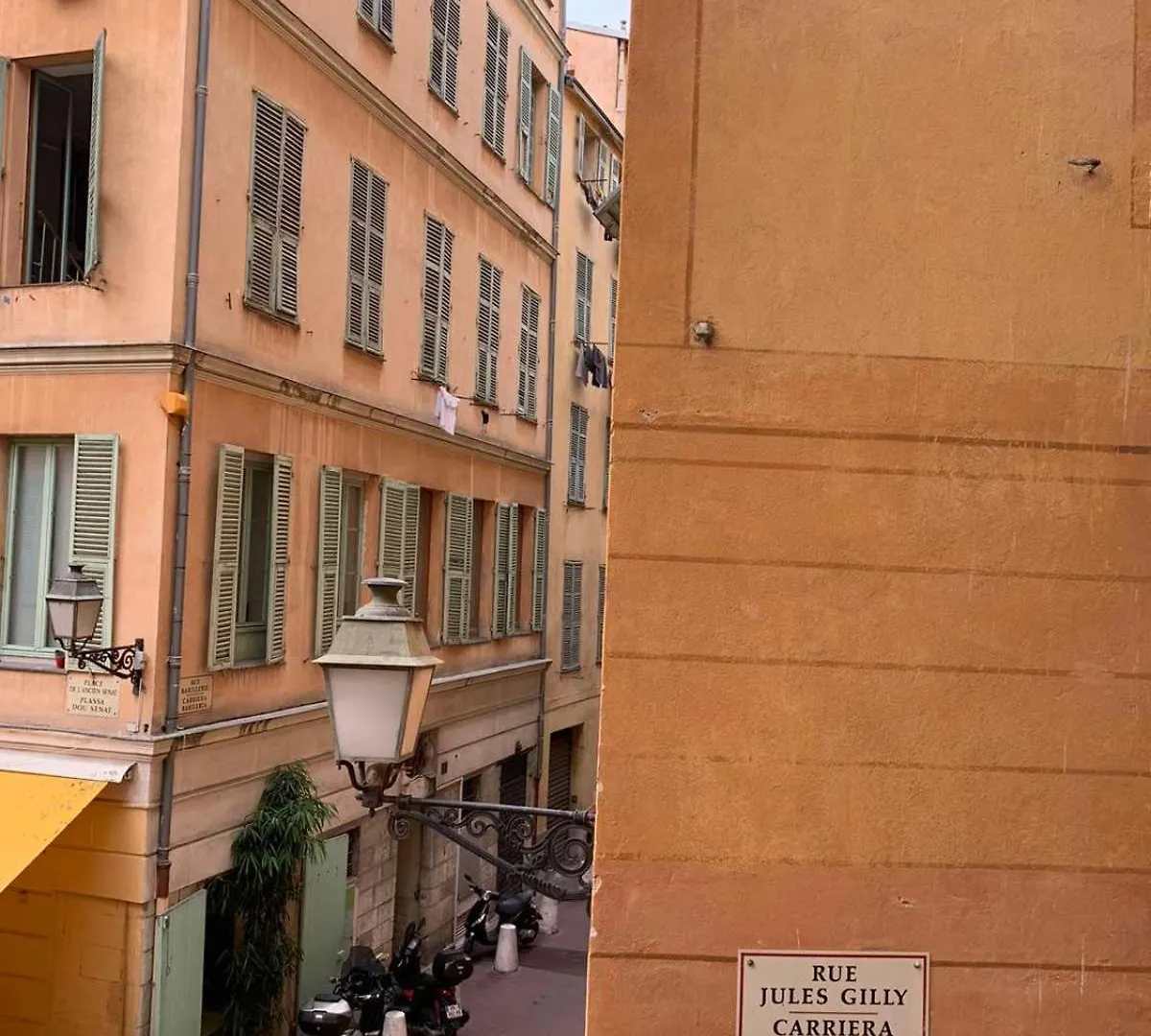 Apartment 33 On The Old Historic Senate Square Nice France