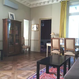 https://louvre-vendome.fr-paris.fr