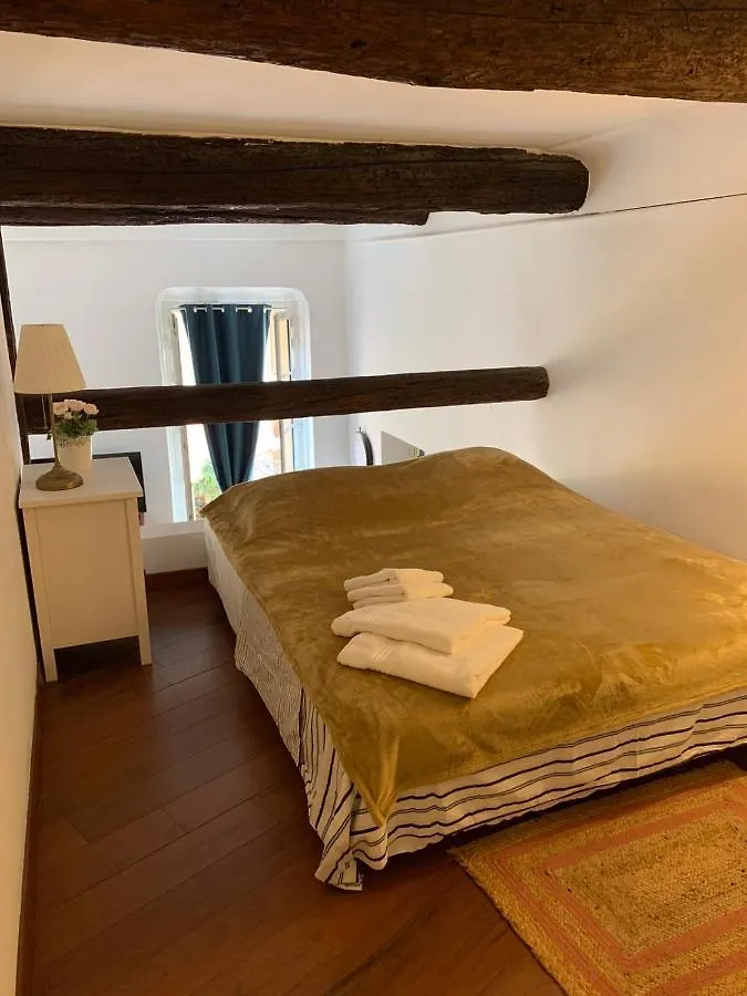 Apartment 33 On The Old Historic Senate Square Nice France